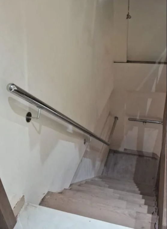 Stailess Steel Wall Handrail.